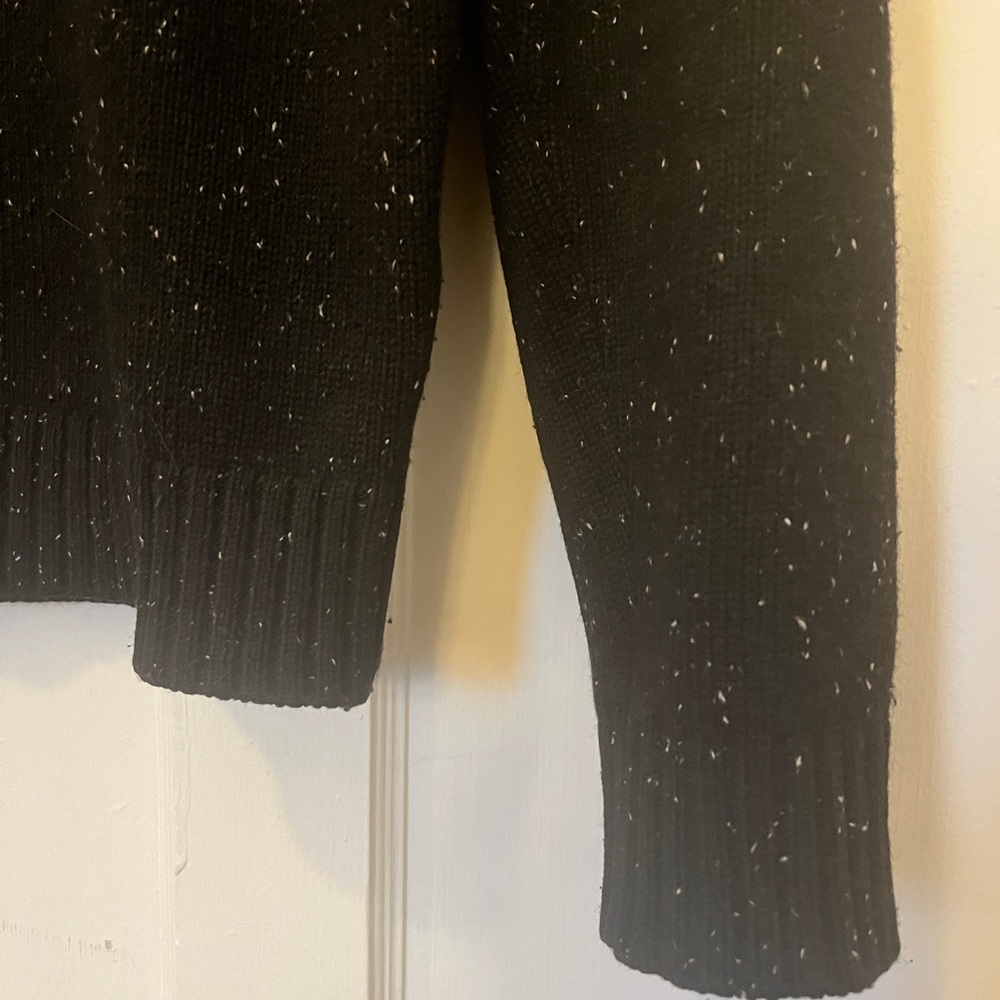 🚫SOLD🚫Black with white speckles crew neck sweater - Picture 4 of 5